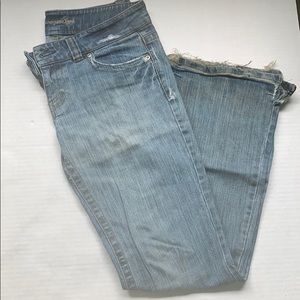 American Eagle Size 6 flare leg jeans